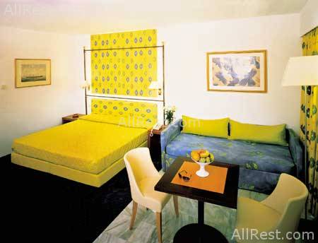 Dionysos Hotel 4